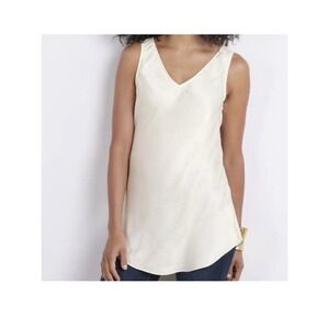 Soft Surroundings Illampu Tank Top Ivory V-Neck Soft Silky Medium Capsule Travel